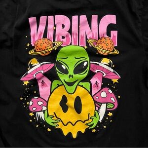 ❄️ 5/$20 MiKen Men’s  Size Medium T-shirt Psychedelic Vibing Alien Smiley Face